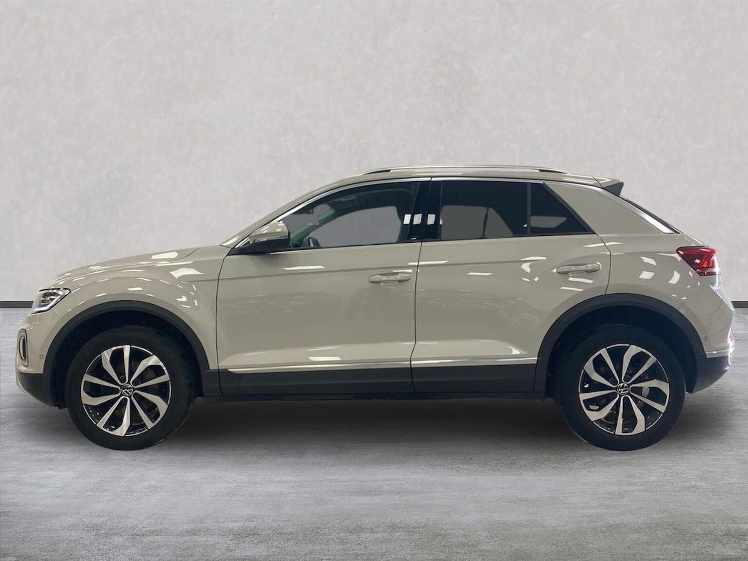 Used Volkswagen T-Roc 2023 for sale - 76837160: Photo 19