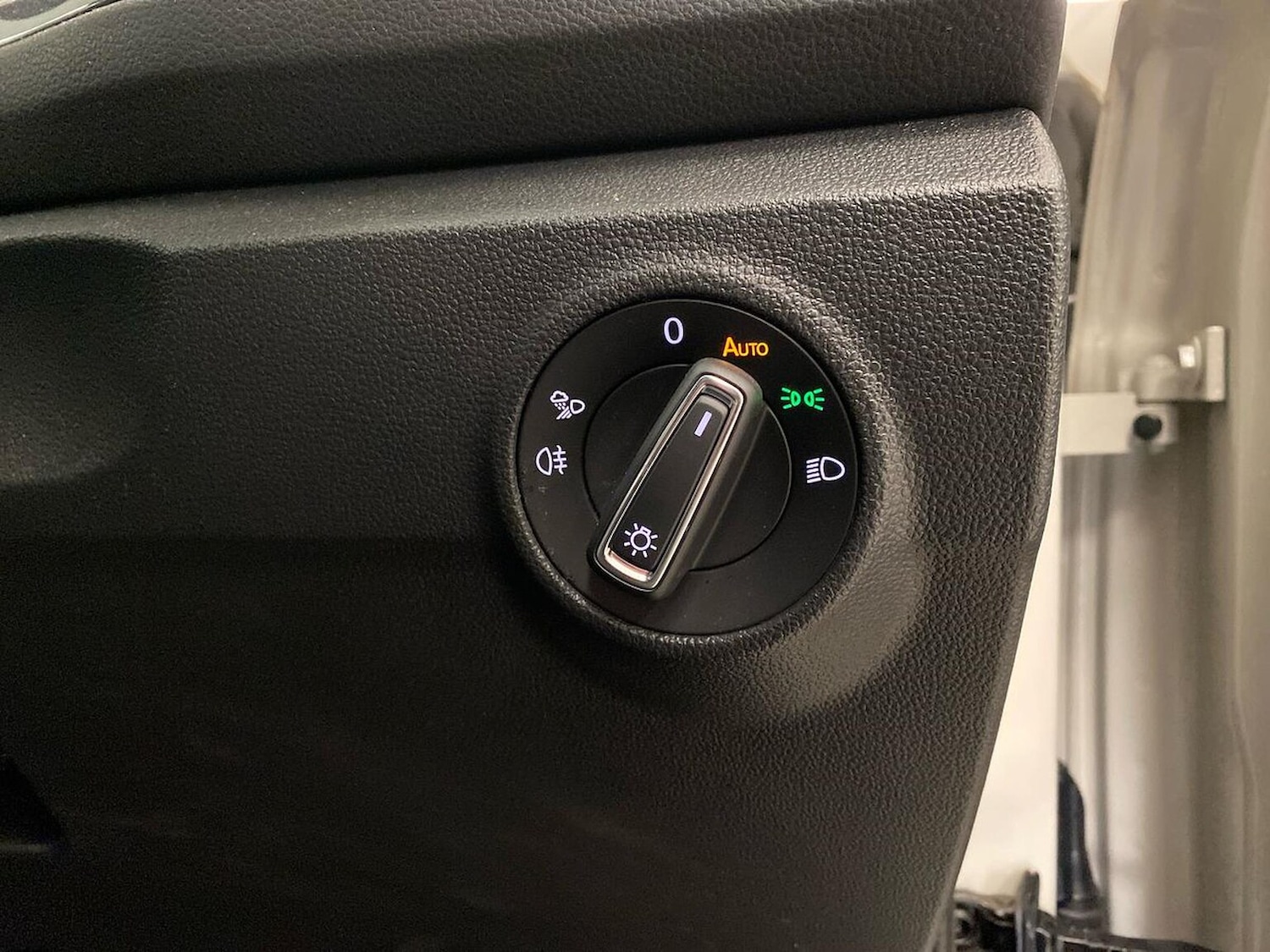 Used Volkswagen T-Roc 2023 for sale - 76837160: Photo 22