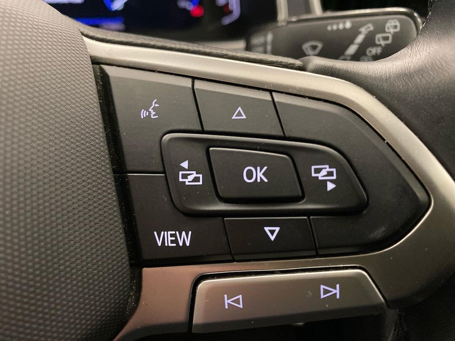 Used Volkswagen T-Roc 2023 for sale - 76837160: Photo 26