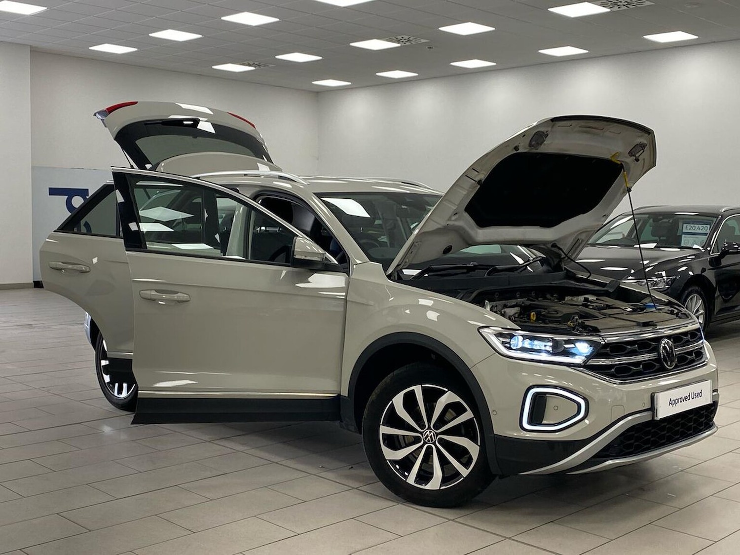 Used Volkswagen T-Roc 2023 for sale - 76837160: Photo 39