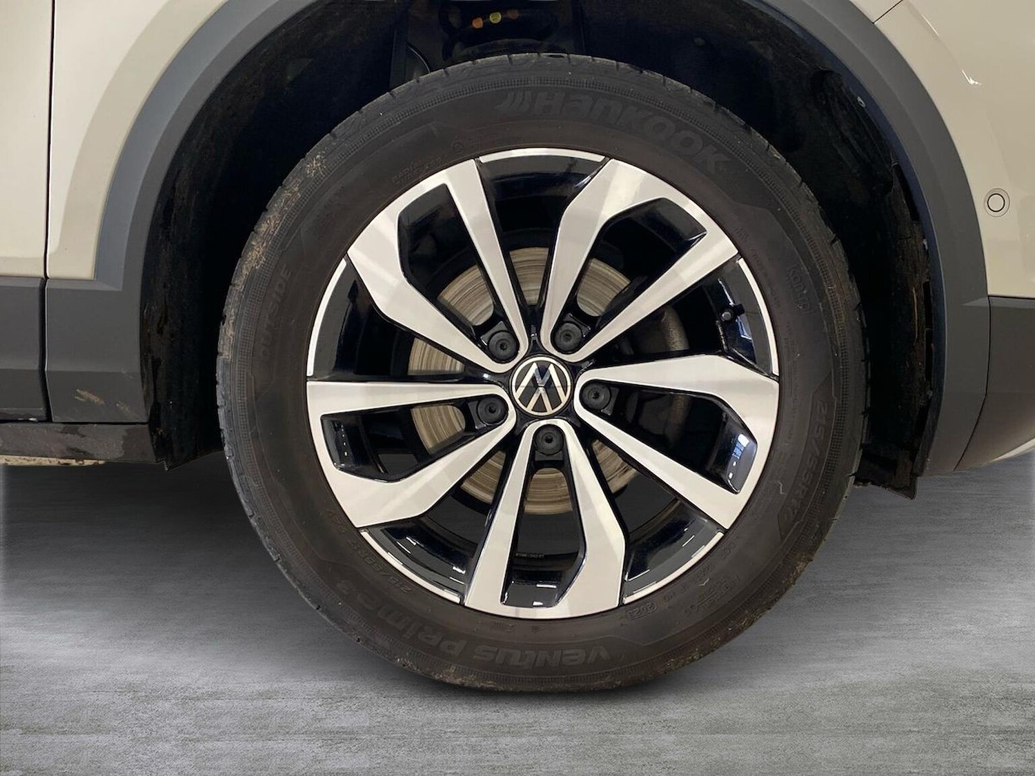 Used Volkswagen T-Roc 2023 for sale - 76837160: Photo 6