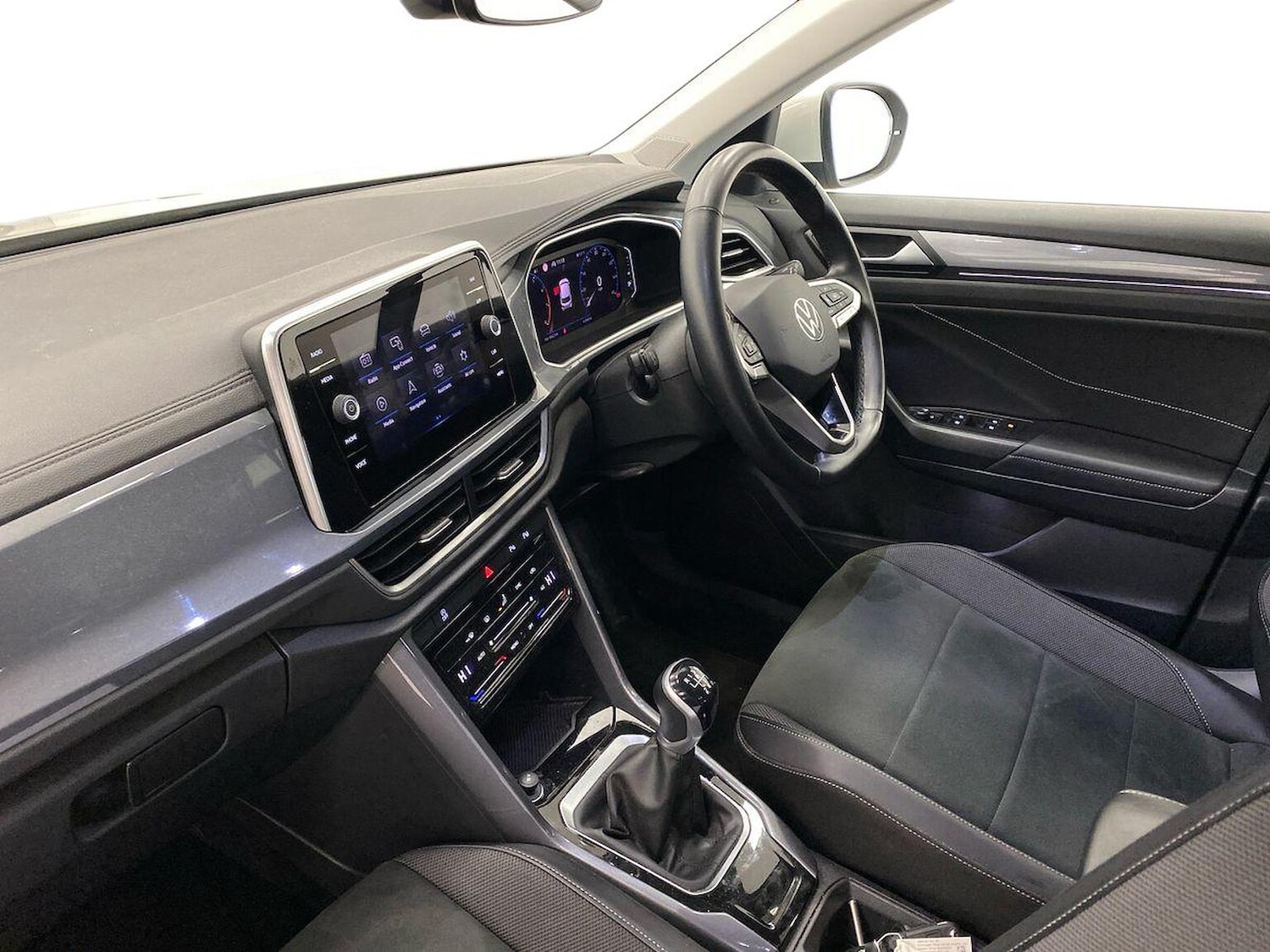 Used Volkswagen T-Roc 2023 for sale - 76837160: Photo 7