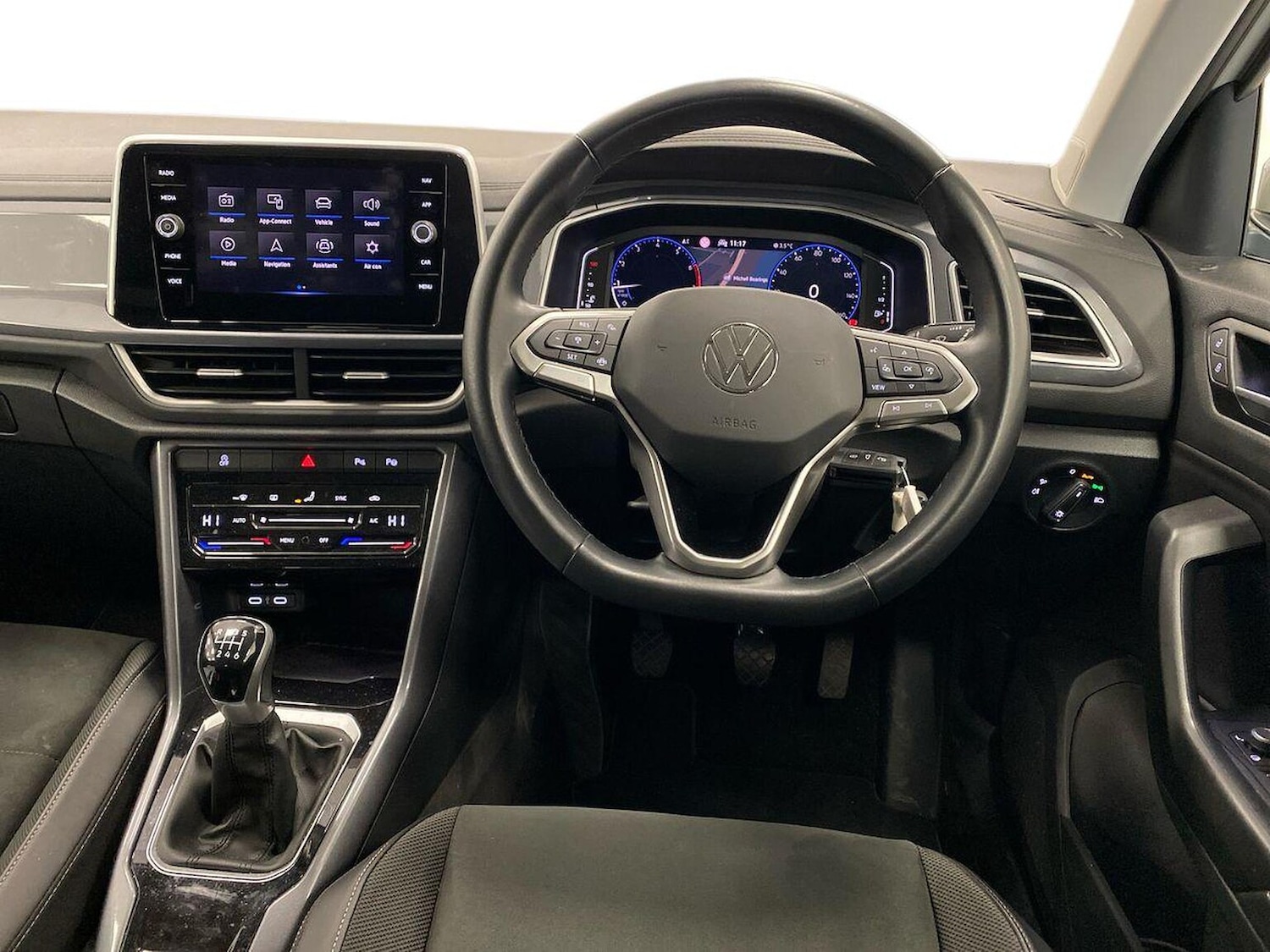 Used Volkswagen T-Roc 2023 for sale - 76837160: Photo 9