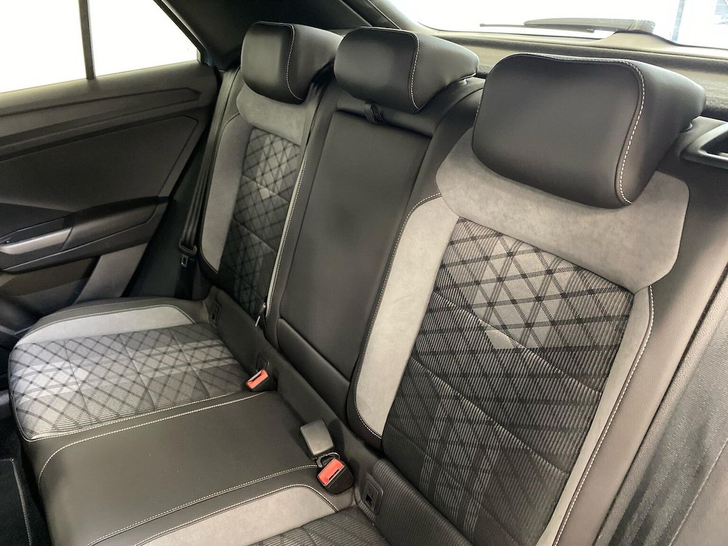 Used Volkswagen T-Roc 2022 for sale - 76144278: Photo 16