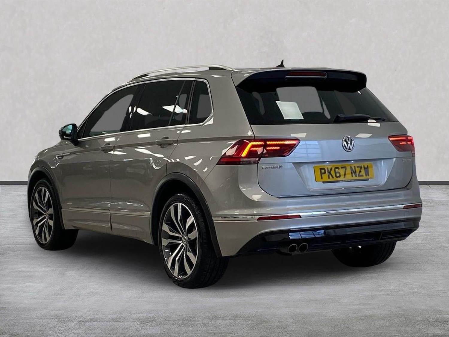 Used Volkswagen Tiguan 2017 for sale - 76694627: Photo 2