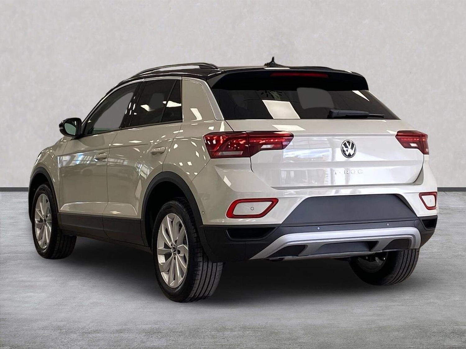 Used Volkswagen T-Roc 2026 for sale - 78194538: Photo 2