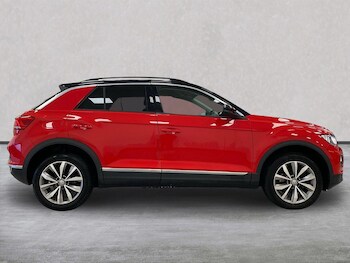Used Volkswagen T-Roc 2019 for sale - 77487440: Photo