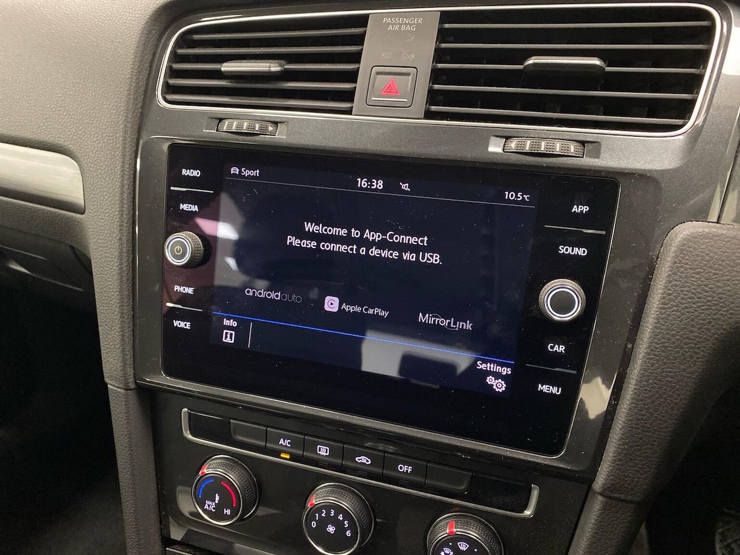 Used Volkswagen Golf 2017 for sale - 76911250: Photo 24