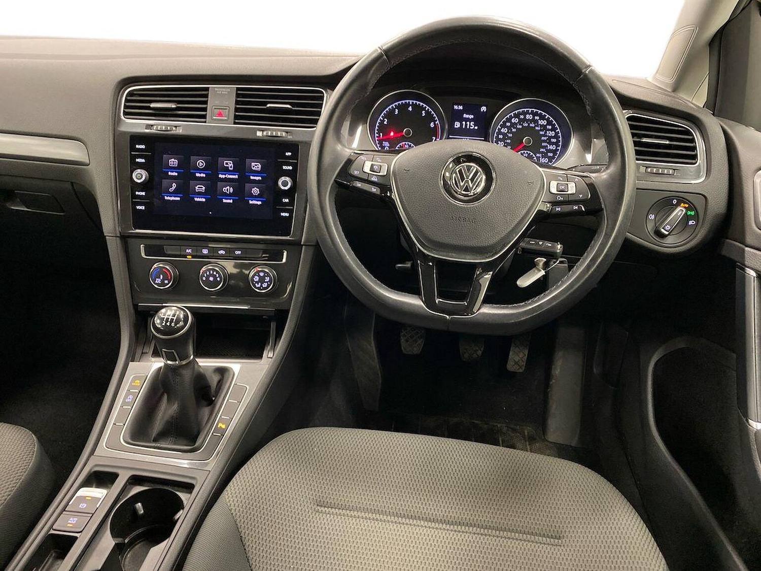 Used Volkswagen Golf 2017 for sale - 76911250: Photo 9