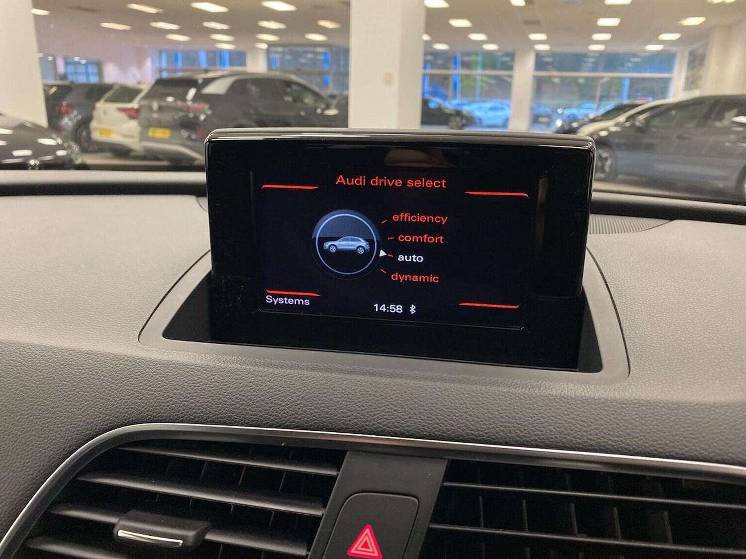 Used Audi Q3 2015 for sale - 77872116: Photo 25