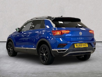 Used Volkswagen T-Roc 2018 for sale - 76924613: Photo