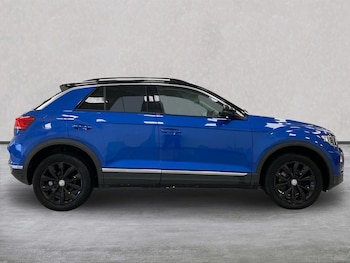 Used Volkswagen T-Roc 2018 for sale - 76924613: Photo