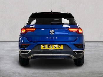 Used Volkswagen T-Roc 2018 for sale - 76924613: Photo