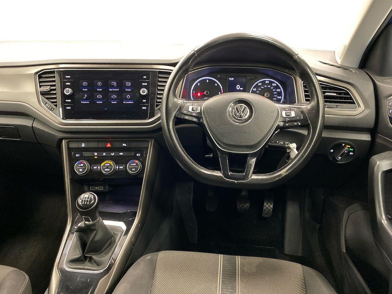 Used Volkswagen T-Roc 2018 for sale - 76924613: Photo 9