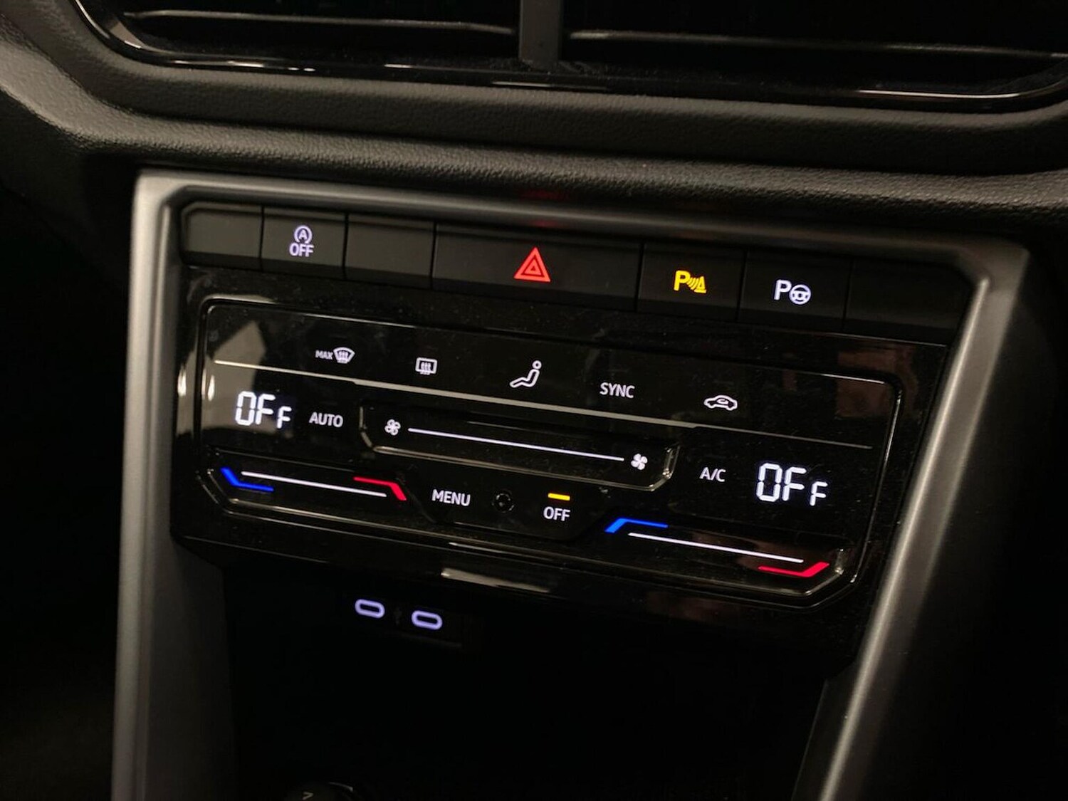 Used Volkswagen T-Roc 2023 for sale - 77896220: Photo 12