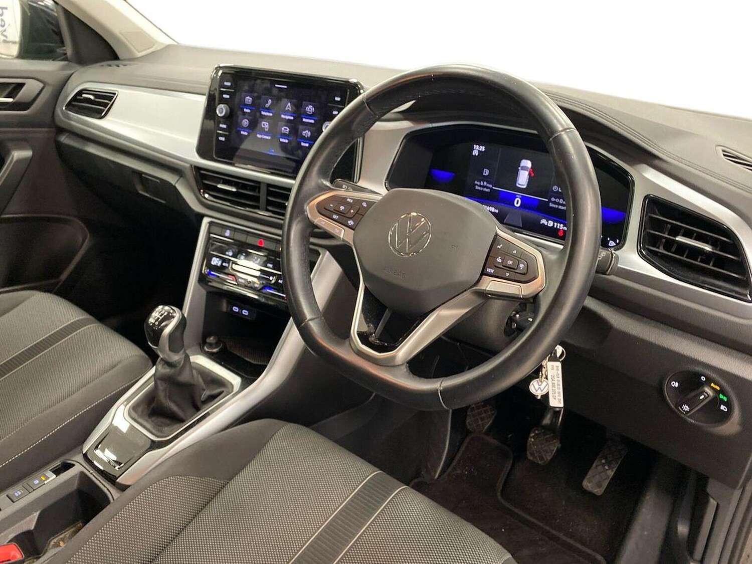 Used Volkswagen T-Roc 2023 for sale - 77896220: Photo 15