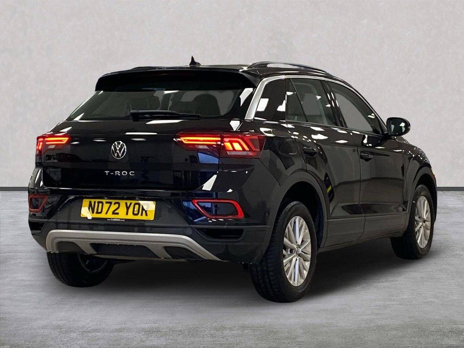 Used Volkswagen T-Roc 2023 for sale - 77896220: Photo 18