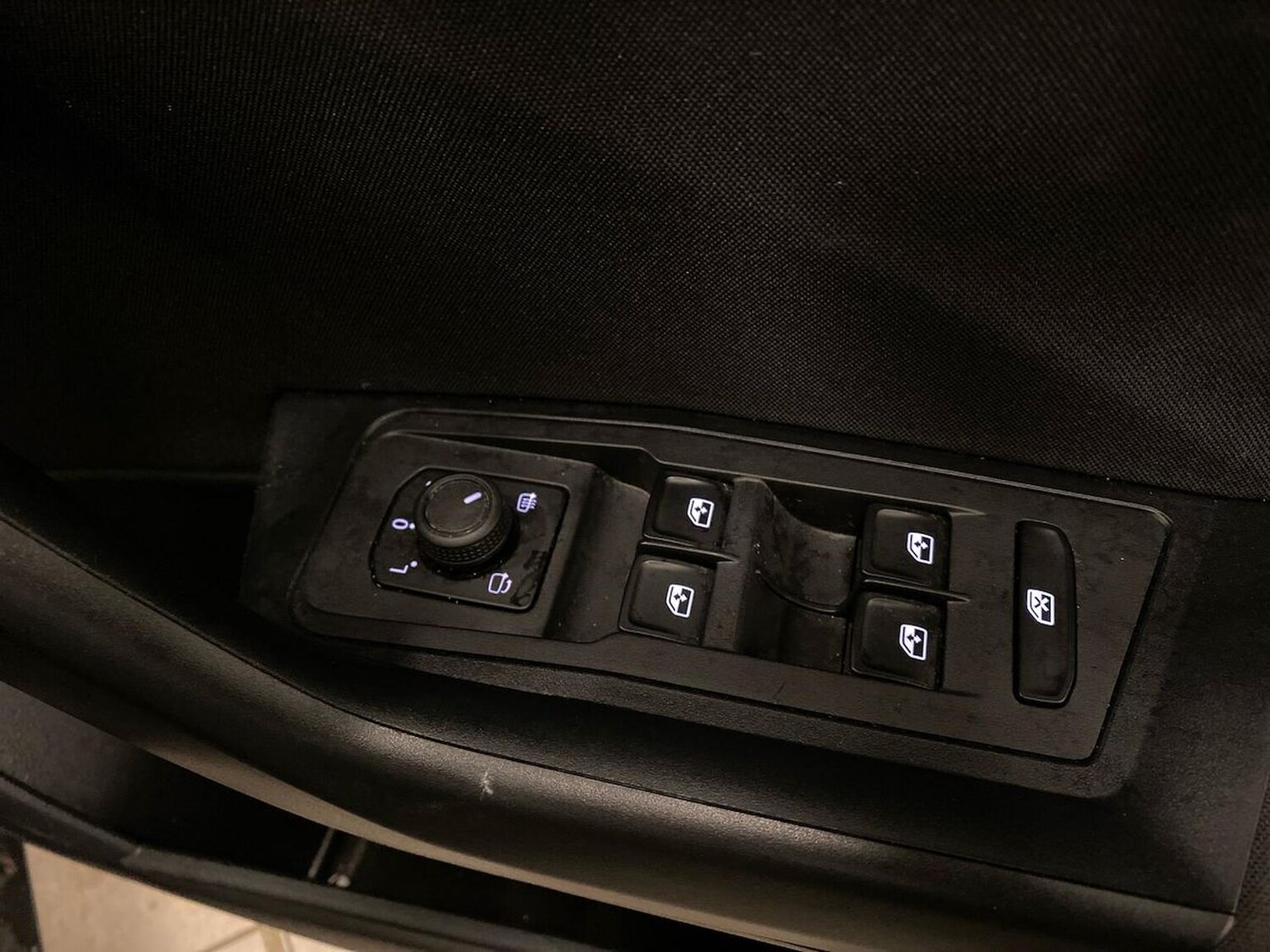 Used Volkswagen T-Roc 2023 for sale - 77896220: Photo 21