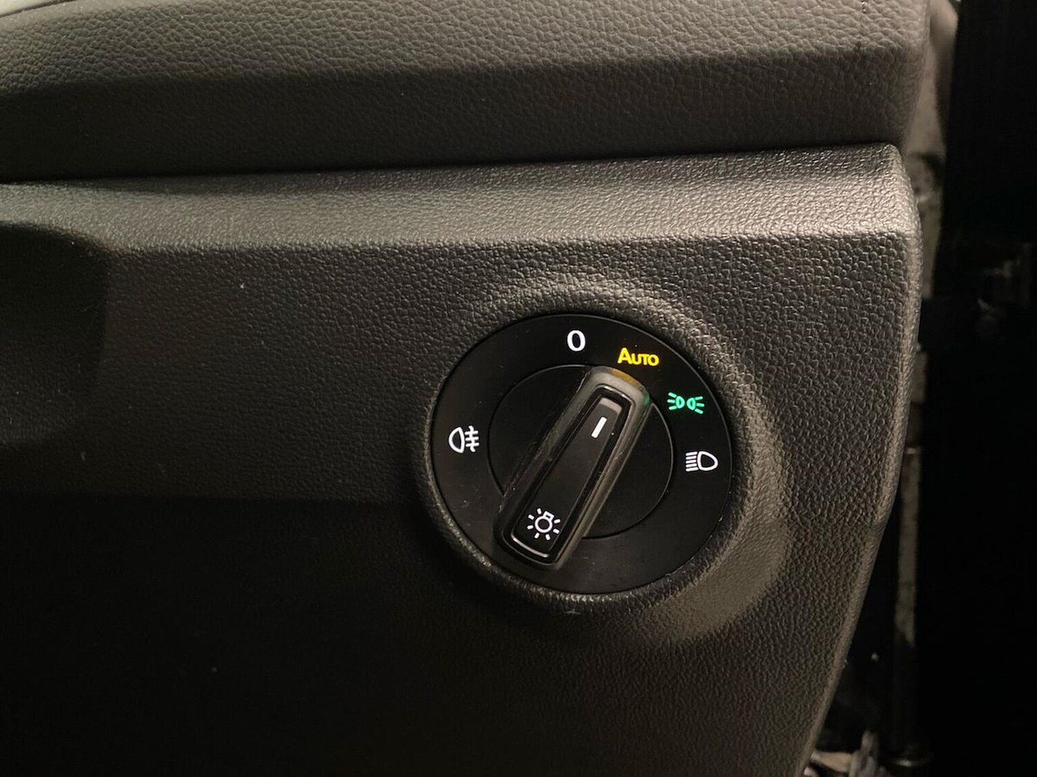 Used Volkswagen T-Roc 2023 for sale - 77896220: Photo 22