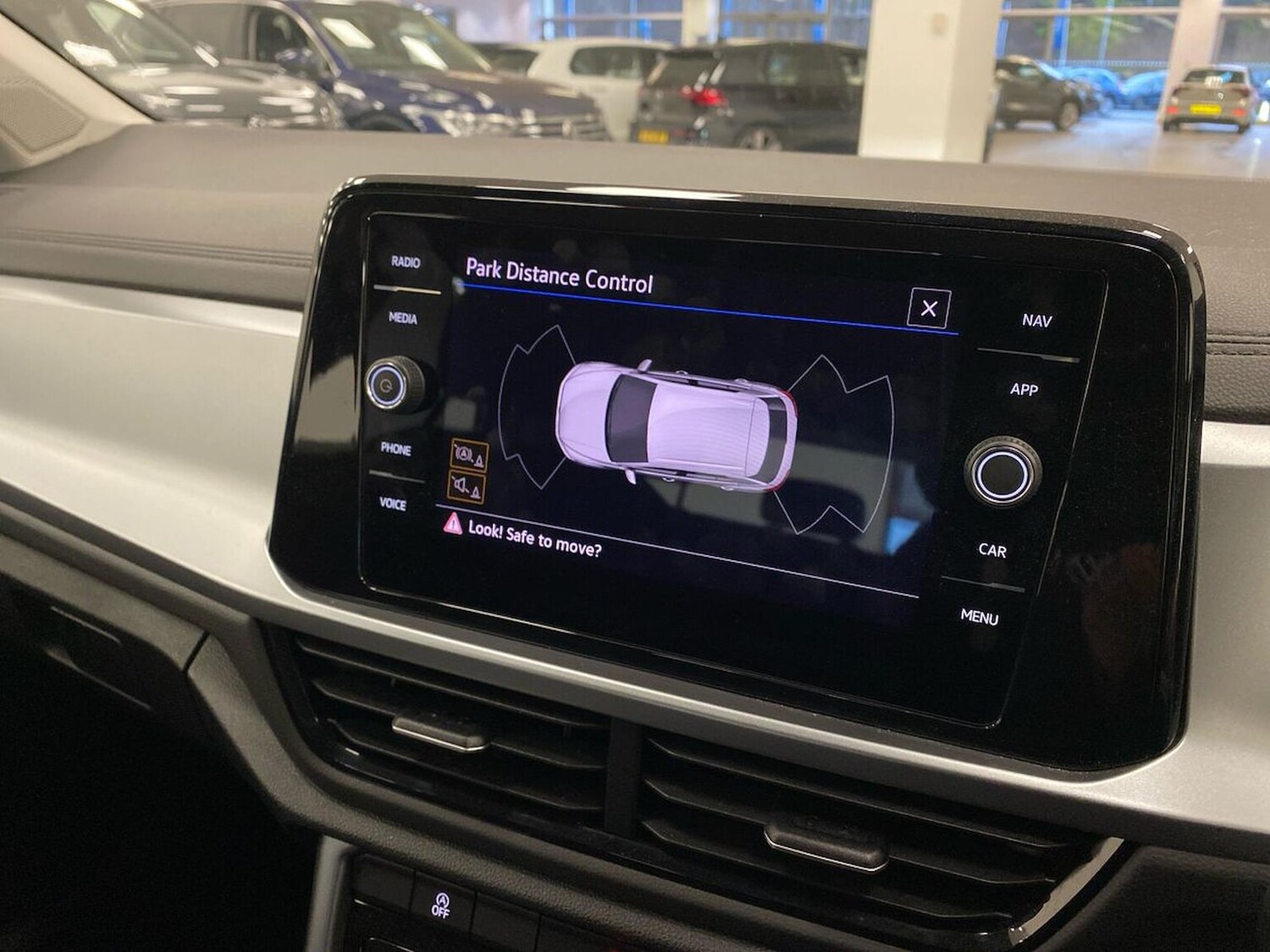 Used Volkswagen T-Roc 2023 for sale - 77896220: Photo 23