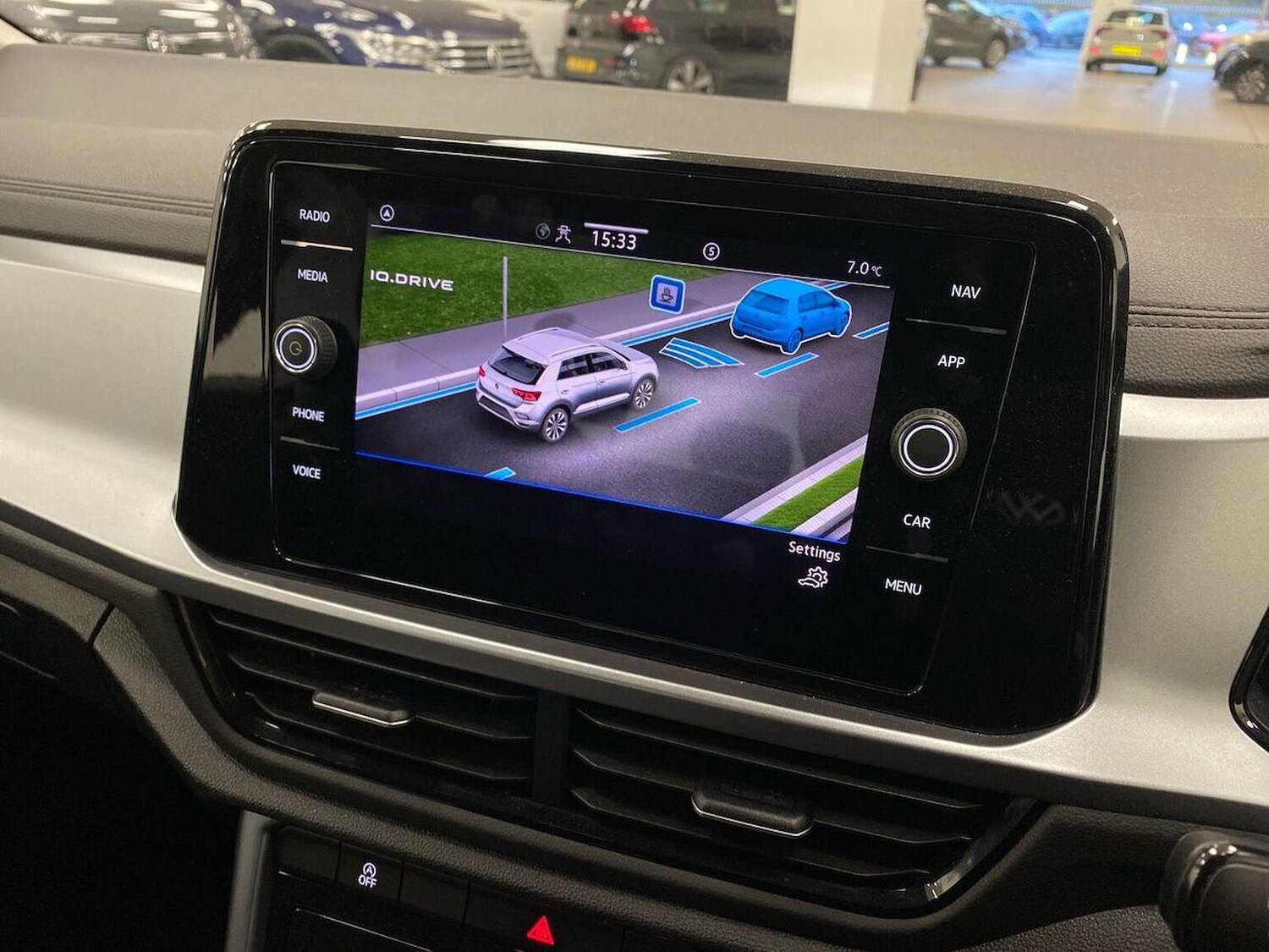 Used Volkswagen T-Roc 2023 for sale - 77896220: Photo 25