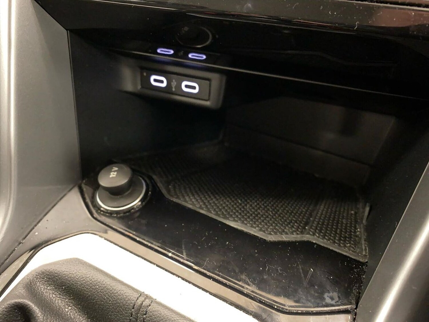 Used Volkswagen T-Roc 2023 for sale - 77896220: Photo 28