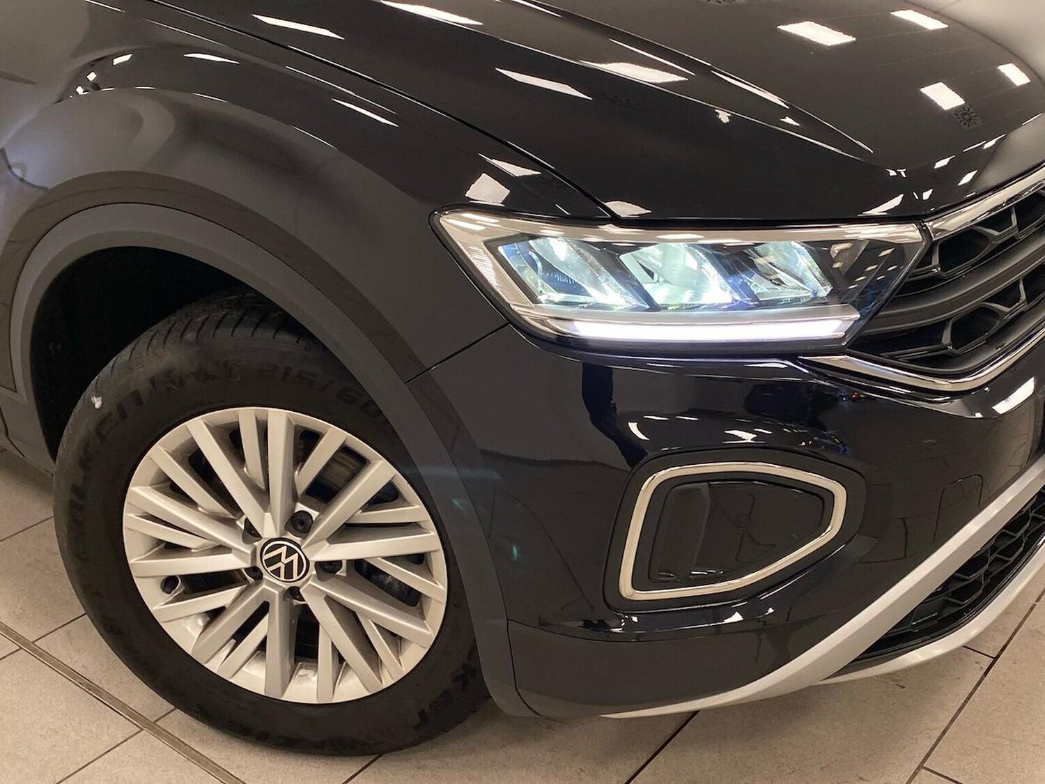 Used Volkswagen T-Roc 2023 for sale - 77896220: Photo 29