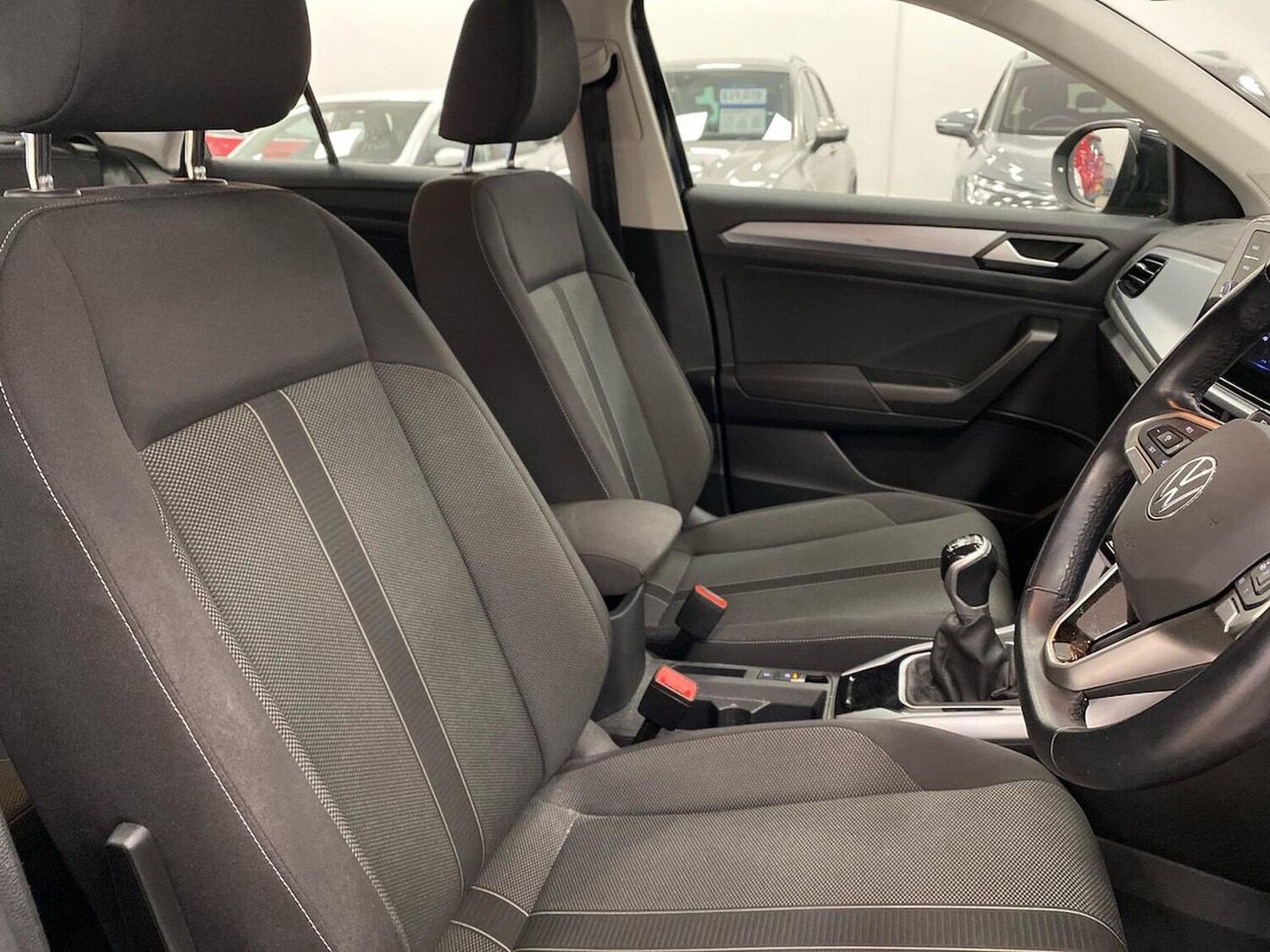 Used Volkswagen T-Roc 2023 for sale - 77896220: Photo 32