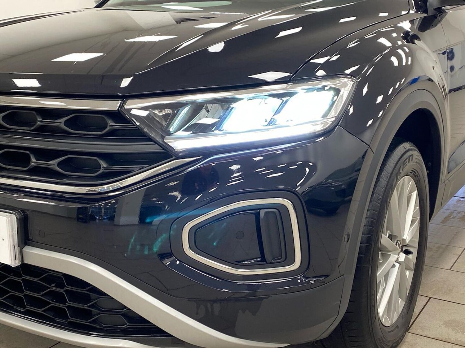 Used Volkswagen T-Roc 2023 for sale - 77896220: Photo 34