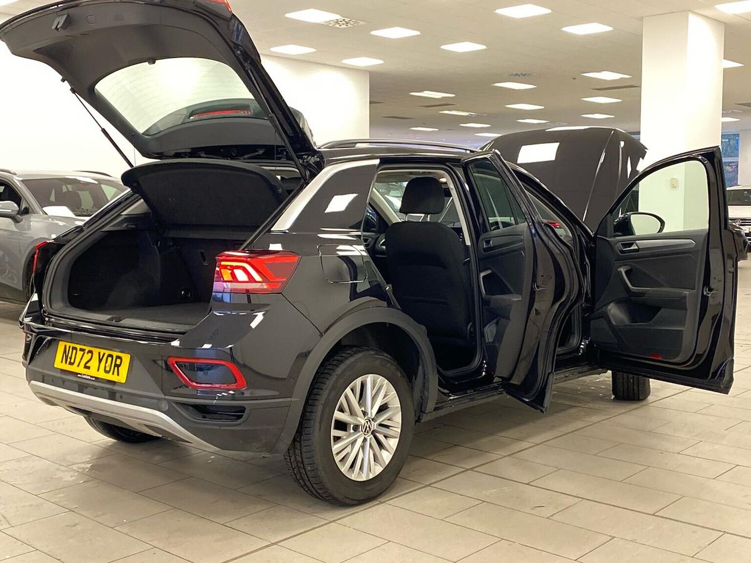 Used Volkswagen T-Roc 2023 for sale - 77896220: Photo 39