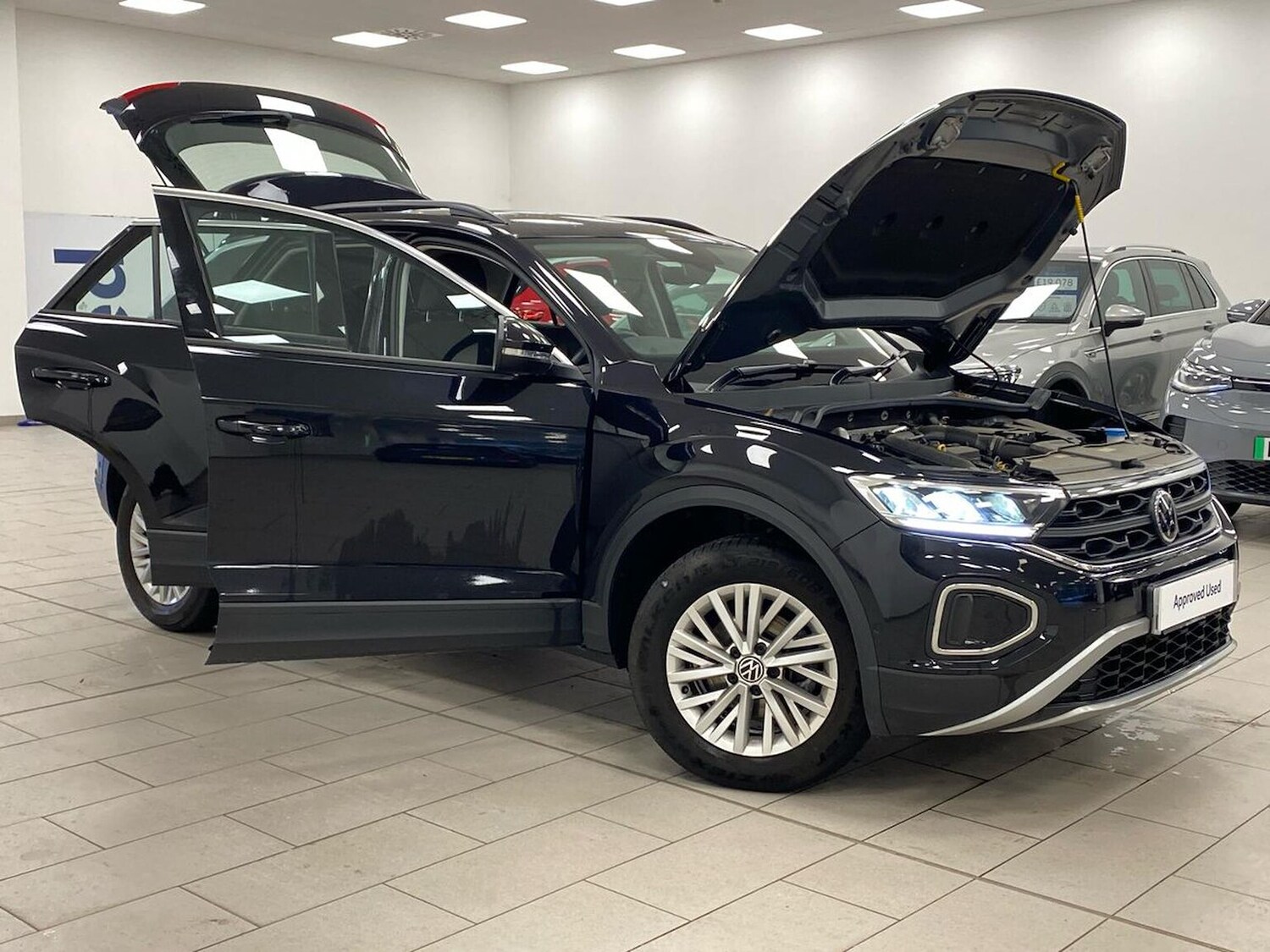 Used Volkswagen T-Roc 2023 for sale - 77896220: Photo 40