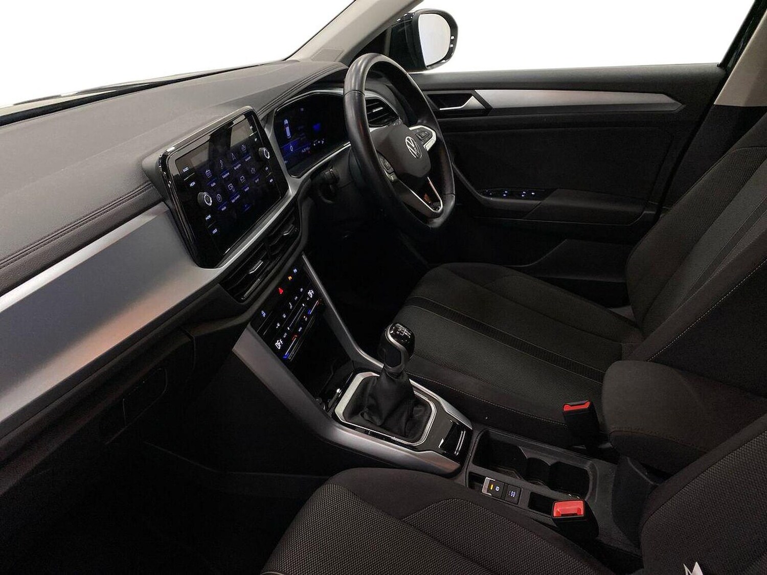 Used Volkswagen T-Roc 2023 for sale - 77896220: Photo 7