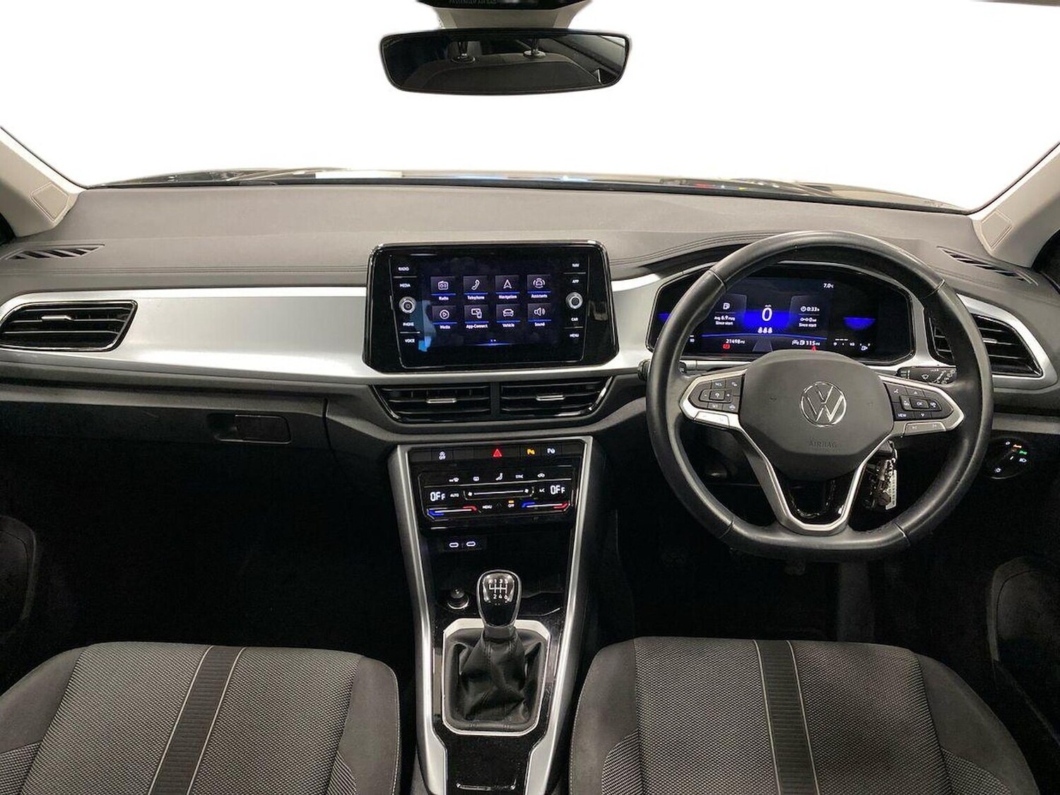 Used Volkswagen T-Roc 2023 for sale - 77896220: Photo 8