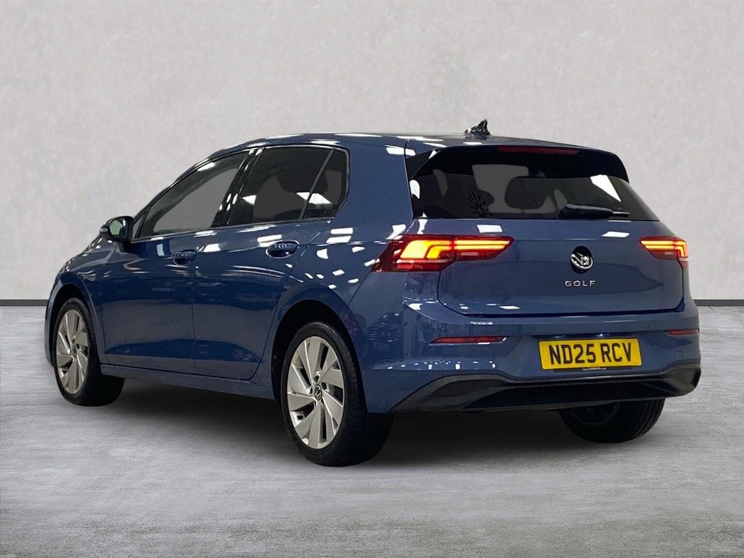 Used Volkswagen Golf 2025 for sale - 76763397: Photo 2