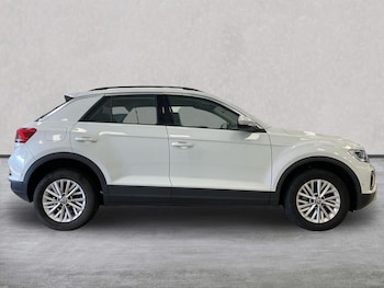 Used Volkswagen T-Roc 2023 for sale - 78578355: Photo