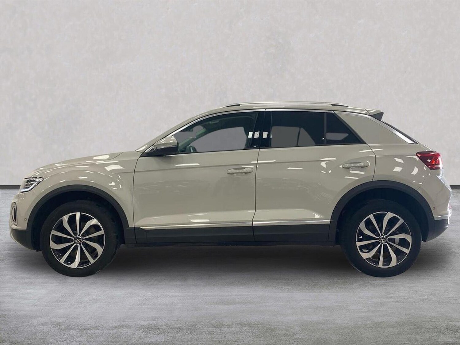 Used Volkswagen T-Roc 2023 for sale - 77487482: Photo 19