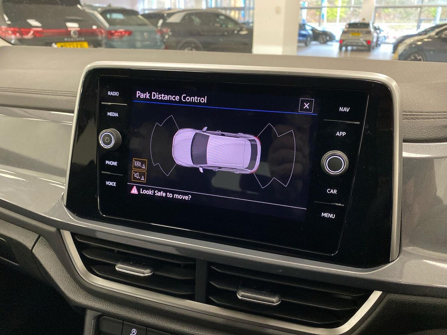 Used Volkswagen T-Roc 2023 for sale - 77487482: Photo 23