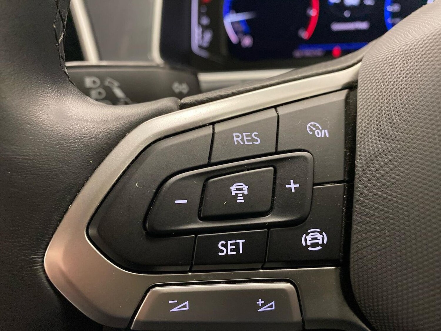 Used Volkswagen T-Roc 2023 for sale - 77487482: Photo 27