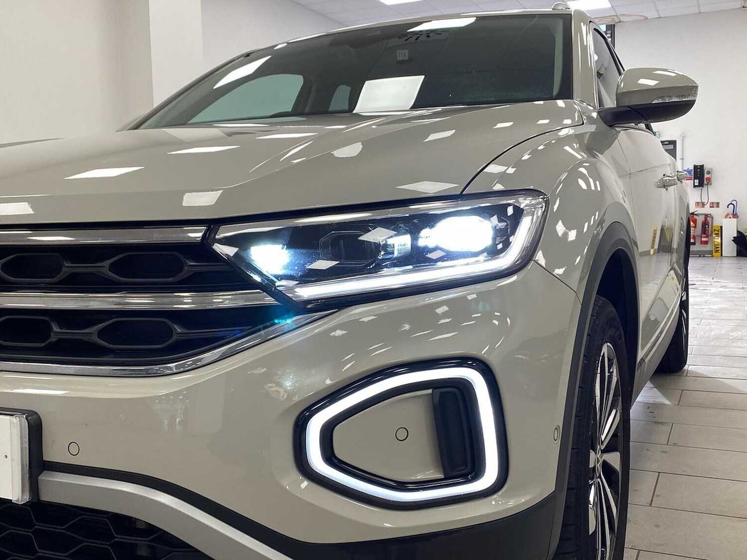 Used Volkswagen T-Roc 2023 for sale - 77487482: Photo 34