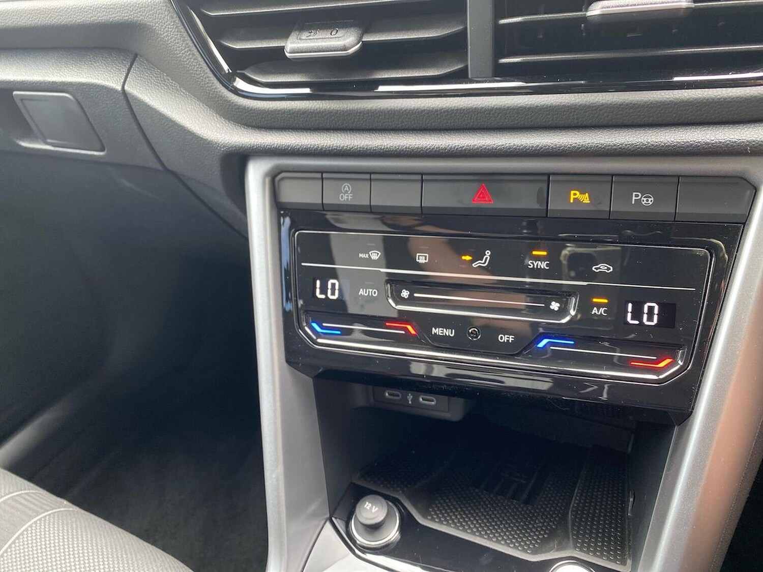 Used Volkswagen T-Roc 2025 for sale - 76144290: Photo 12