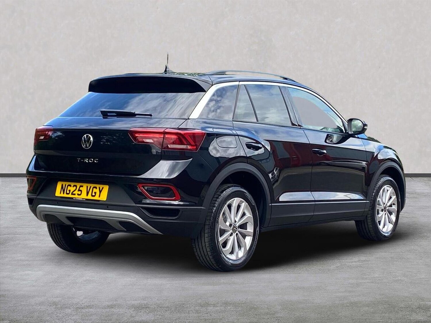 Used Volkswagen T-Roc 2025 for sale - 76144290: Photo 18
