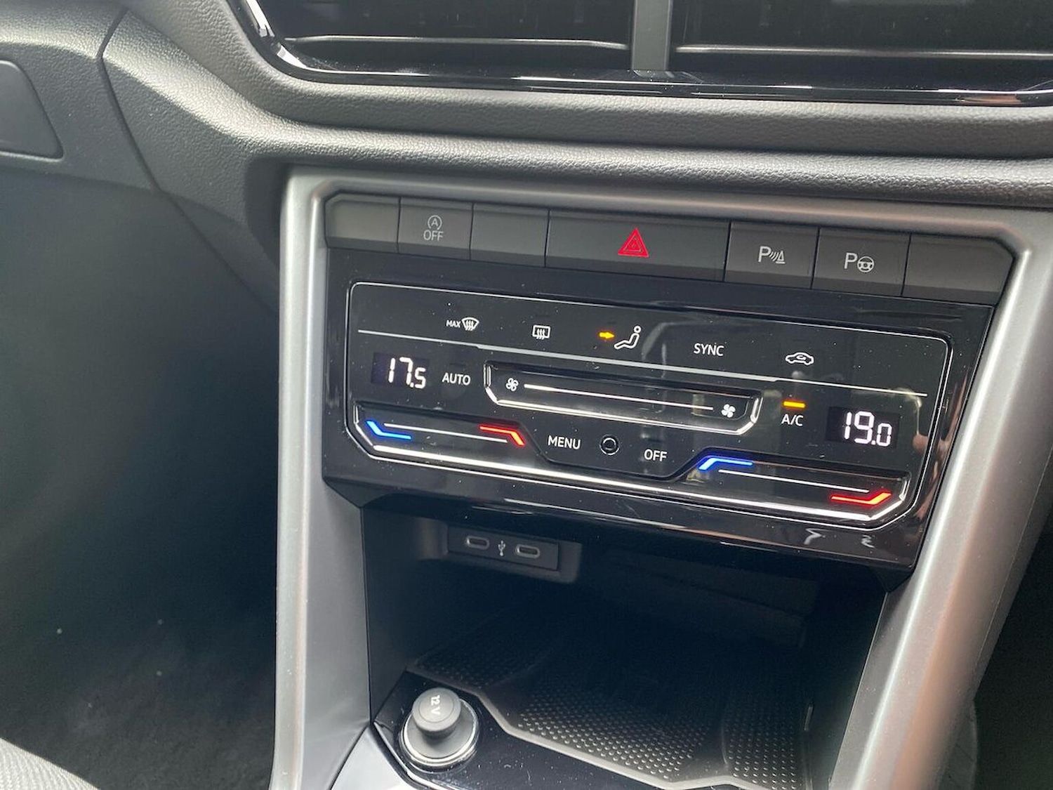 Used Volkswagen T-Roc 2025 for sale - 76144292: Photo 12