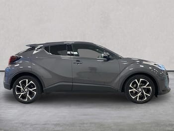 Used Toyota C-HR 2021 for sale - 79772168: Photo