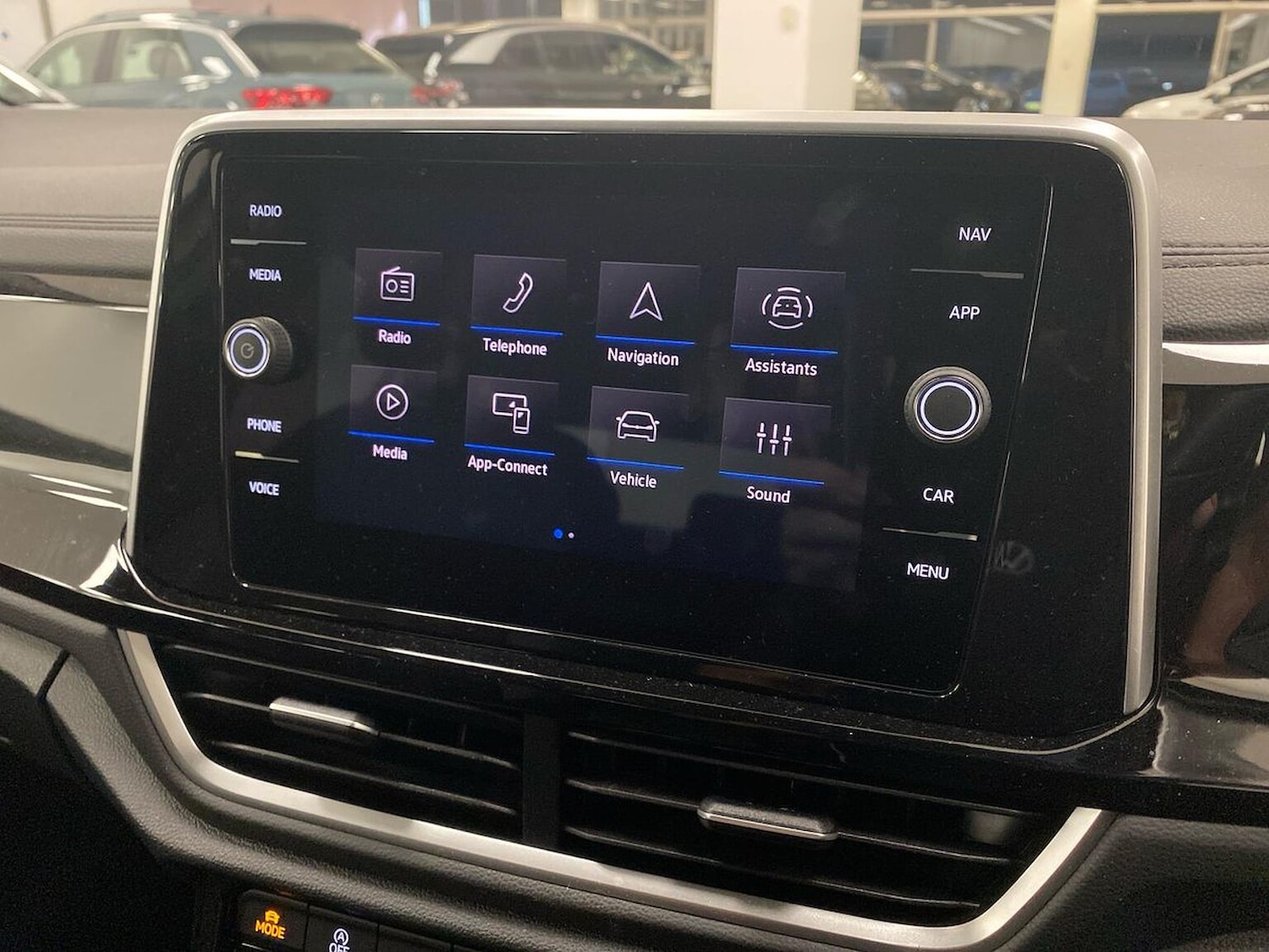 Used Volkswagen T-Roc 2025 for sale - 76785267: Photo 11