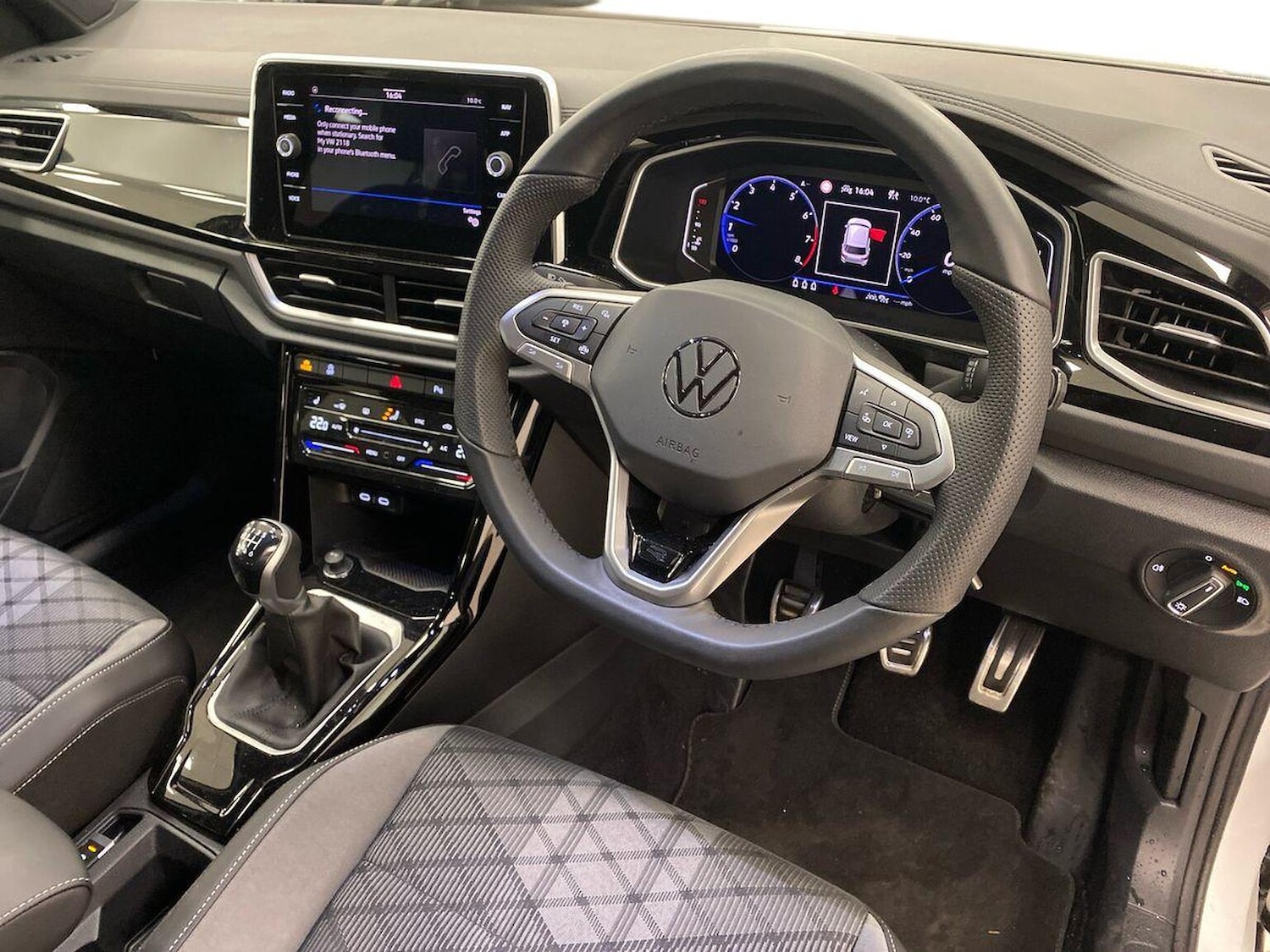 Used Volkswagen T-Roc 2025 for sale - 76785267: Photo 15