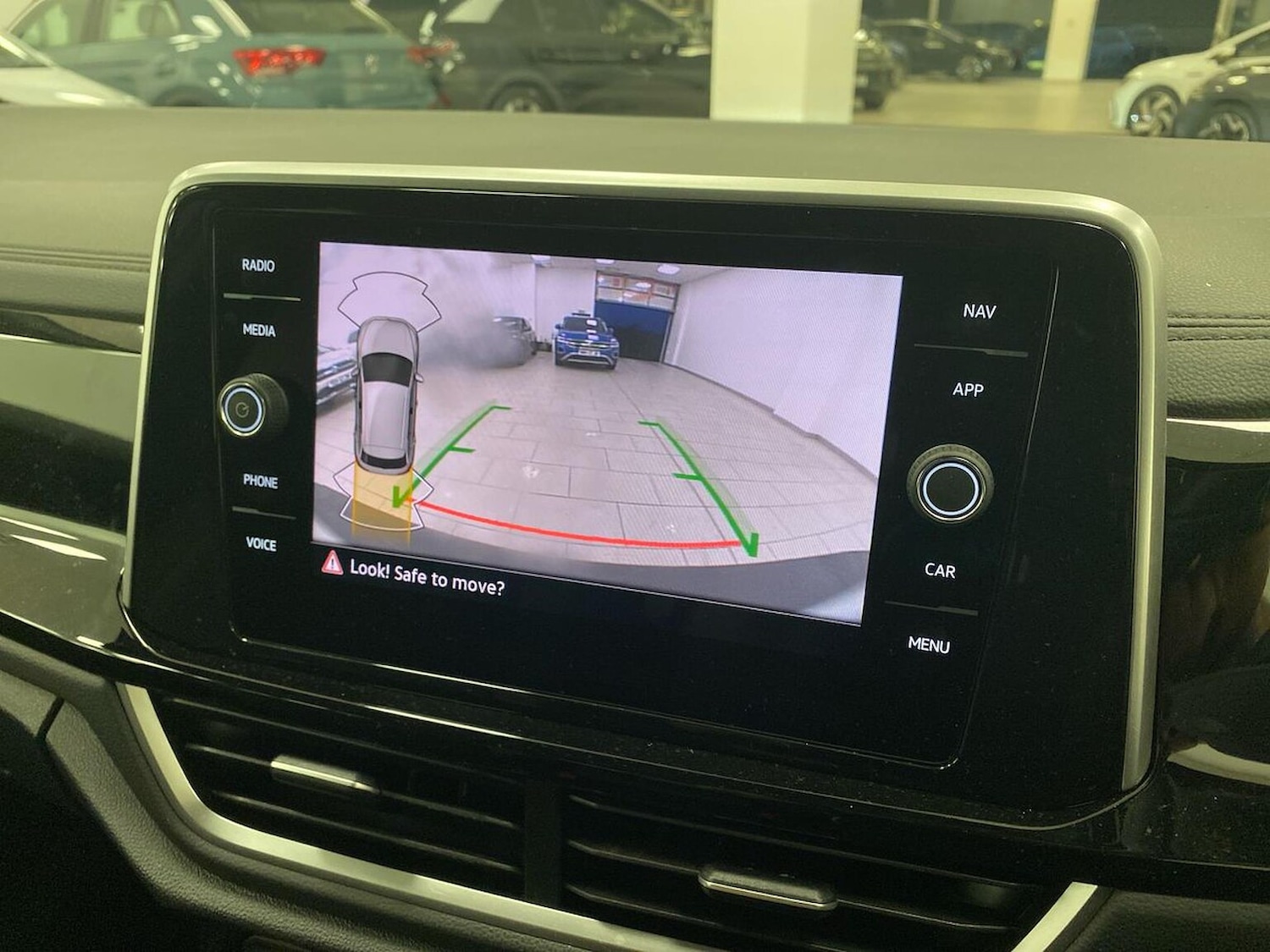 Used Volkswagen T-Roc 2025 for sale - 76785267: Photo 23