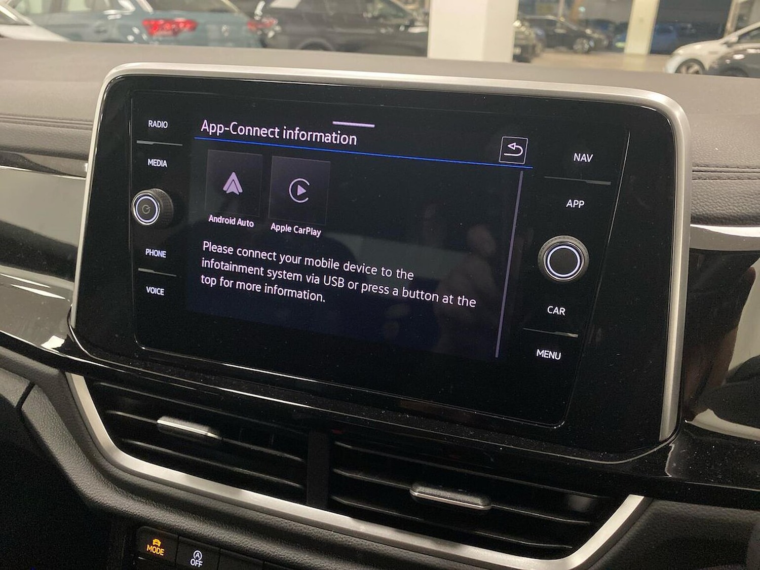 Used Volkswagen T-Roc 2025 for sale - 76785267: Photo 25