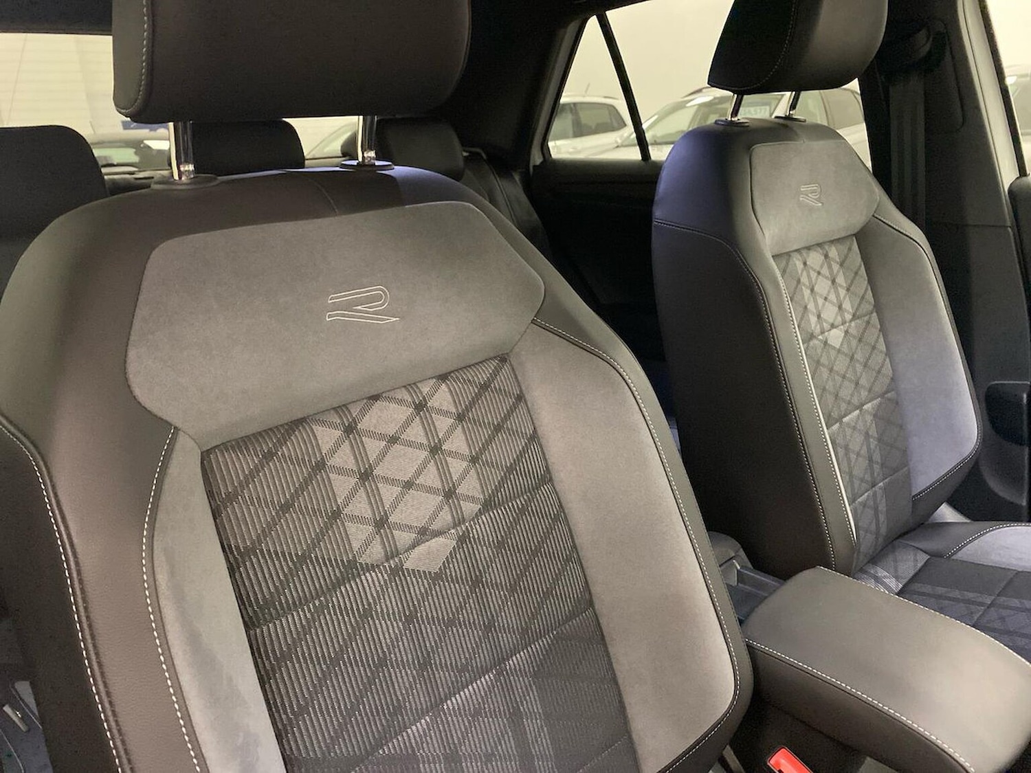 Used Volkswagen T-Roc 2025 for sale - 76785267: Photo 31