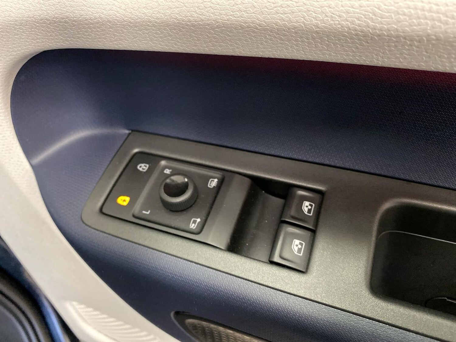 Used Volkswagen ID.Buzz 2024 for sale - 78144504: Photo 21