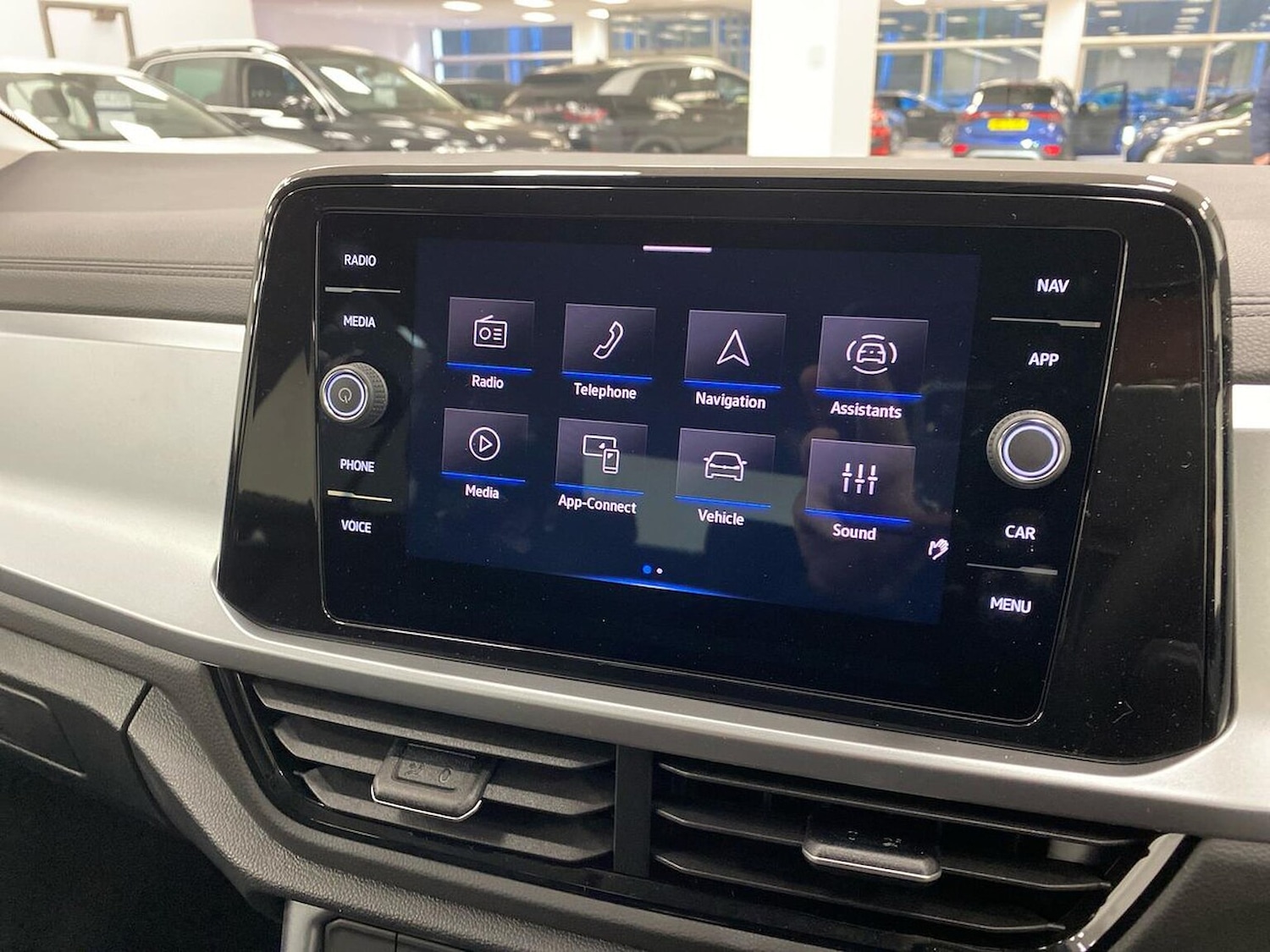 Used Volkswagen T-Roc 2025 for sale - 76655954: Photo 11